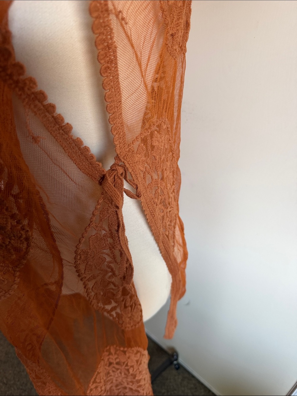 Lace wrap - Picture 3 of 5